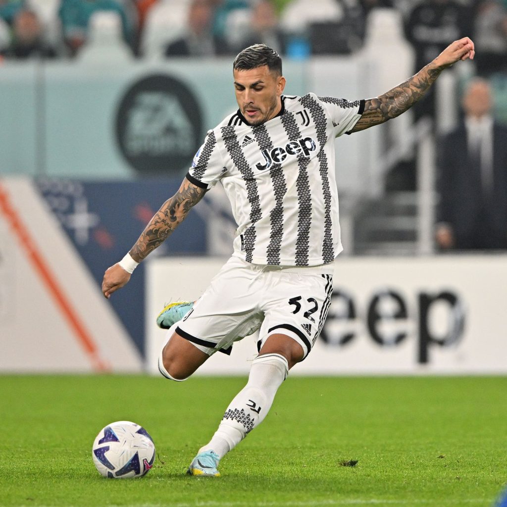 Số 5 Argentina - "Dân văn phòng" Leandro Paredes 10 Số 5 Argentina - "Dân văn phòng" Leandro Paredes