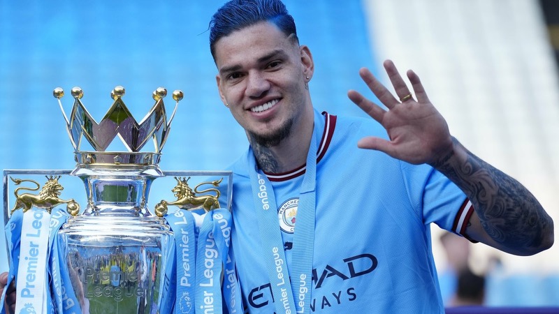 Và đến với Man City với những thành công lớn Và đến với Man City với những thành công lớn