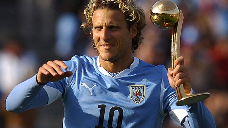 Cầu thủ Diego Forlan - Trở thành huyền thoại theo cách của riêng mình