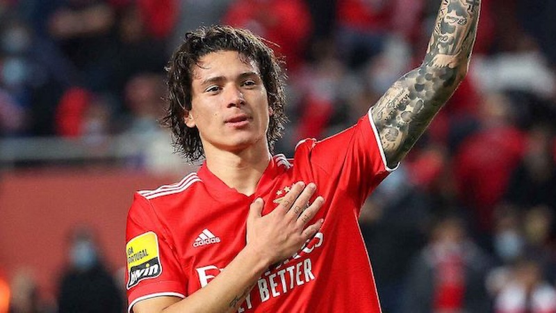 Nhưng anh đã trở thành hiện tượng với Benfica Nhưng anh đã trở thành hiện tượng với Benfica